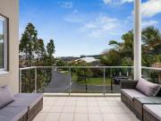 Fully Renovated 3 bedroom Apartment in the hub of Robina