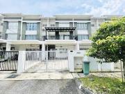 FULLY RENOVATED 3 Storey Azalea Bukit Rahman Putra Sg Buloh