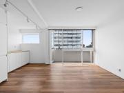 Fully Renovated Apartment on Middle Park’s Beachfront