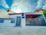 Fully Renovated Bungalow House in BF Resort Village Las...
