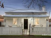 Fully renovated central gem with fabulous deck &...