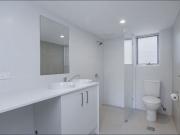 Fully Renovated Coastal Comfort Stylish Beachside 2...