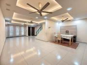 Fully Renovated Facing Open 2Storey Taman Aman Putri...