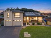 FULLY RENOVATED FAMILY ENTERTAINER