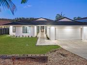 Fully Renovated Family Home With Mountain View