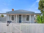 Fully Renovated House– 3x1 in Piccadilly Fully Renovated House– 3x1 in Piccadilly