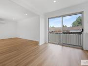 Fully Renovated Townhouse Close to Everything!