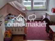 Für Familien: 4 Zimmer Wohnung mit Balkon in der Herzo...