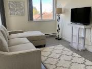 Furnished 1bdrm, Bright Corner Unit Available May 1