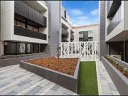 2 Bed Apt + Parking in Prime Location