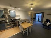 Furnished 2 double bed & 2 bathroom flat + parking