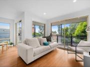 Furnished 4 bedroom 2 bathroom house with beach and...