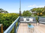 Furnished 4 bedroom 2 bathroom house with beach and...