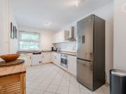 Furnished 5 room apartment in a great neighborhood...