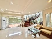 Furnished 6 Bedroom House with Swimming Pool in Maria...