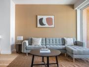 Furnished Apartment in Praa de Espanha w/ Balcony