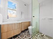 Furnished Art Deco Appeal!