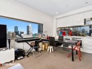 Furnished Art On The Park