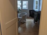 furnished flat with 2 bright living rooms for one or two...