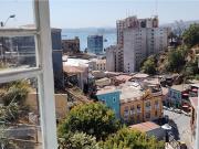 Furnished home in Cerro Alegre, near elevator