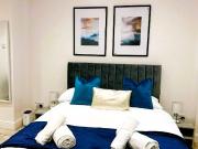 Furnished modern studio near transport links