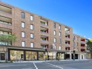 * Furnished One bedroom modern apartment close to UTS...