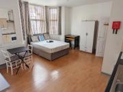 Furnished studio apartment near the Forest Recreation...