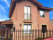 FyC arrienda gran casa en condominio Jardines de...