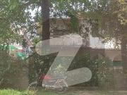 G 10 /2 60*90 Old House Available On Beautiful Location