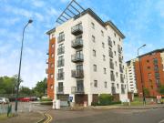 Galleon Way, Cardiff CF10, 2 bed flat to rent, £1,300...