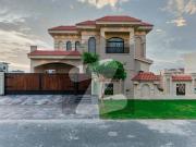 Galleria Design 1 Kanal House at Prime Location