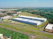 GalpÃ£o 1740 mÂ² â 4 docas, pÃ direito 12 m â...