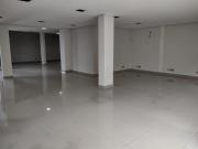 GALPÃO COMERCIAL ESPAÇOSO COM SETOR DE ARMAZENAGEM...