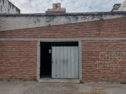Galpon con quincho, jardin y pileta