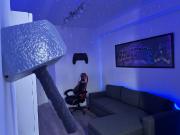 Gaming Apartment PS5 & 65 inch smart TV apartment for...