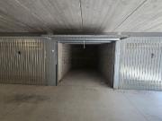 Garage in vendita di m² in Via Caporali, 21