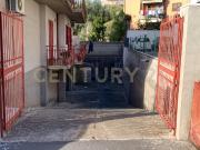 Garage in vendita di m² in Via Riposto, 18