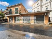 Garage in vendita di m² in Via Trieste