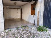 Garagem Box com saída para o exterior e casa de banho Lourel