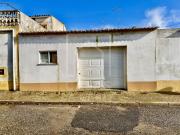 Garagem com 107 m2 de área total em Trindade