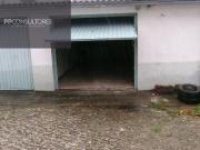 Garagem com arrumos no Centro