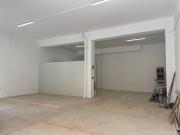 Garaje con 3 plazas coche, 4 de moto y 4 trasteros en Es...