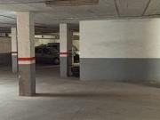 Garaje en venta en calle D'alcanyís, Rubí, de 10 m²...
