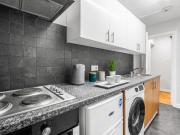 GARDEN FLAT, 242 VINERY ROAD Leeds LS4 2LA