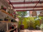 Garden House con Patio Privado en Venta en Nápoles –...