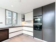 Garrett Mansions, London, 3 Bedroom Flat