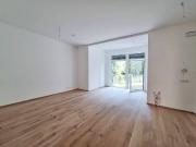 Gartenidylle trifft Komfort: Exklusive 3 Zimmer Wohnung