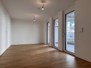 GARTENWOHNUNG MIT GROßER TERRASSE BADEZIMMER MIT BALKONTÜRE