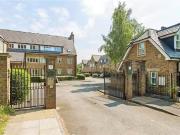 Gatcombe Mews, Hanger Lane