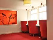 Gatehouse Gold En Suite C Has an Apartment